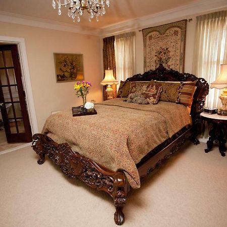 Westphal Mansion Inn Bed & Breakfast Hartford Экстерьер фото