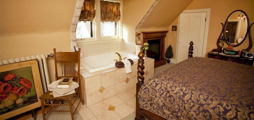 Westphal Mansion Inn Bed & Breakfast Hartford Экстерьер фото