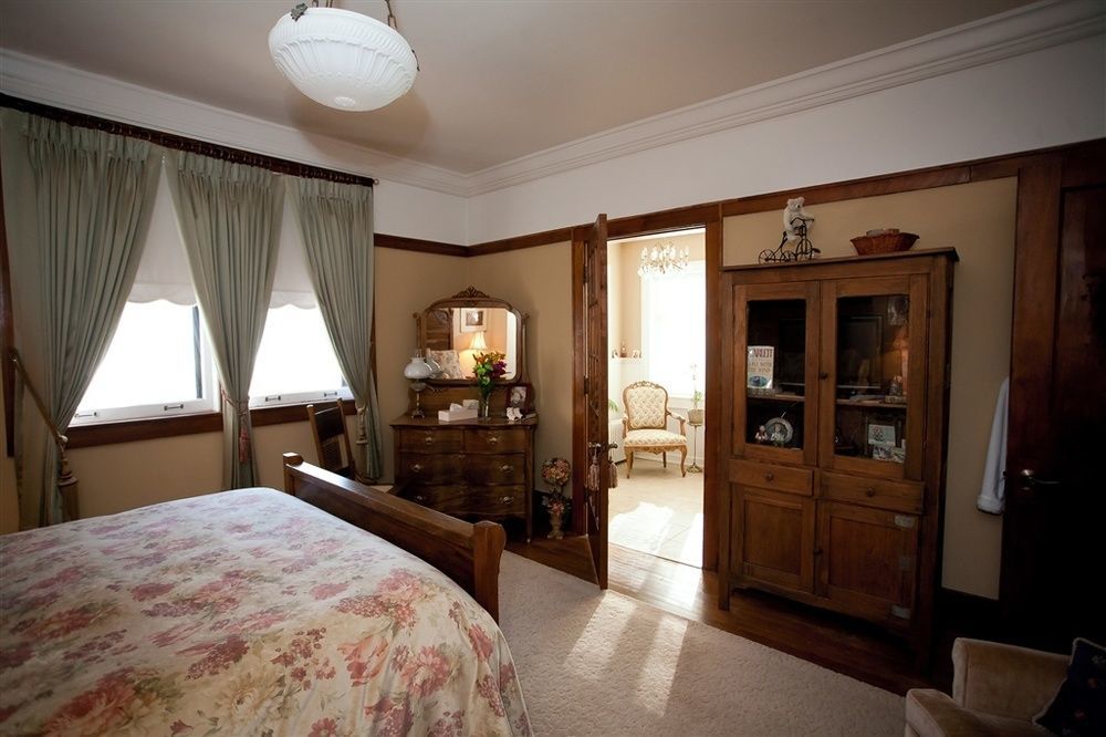 Westphal Mansion Inn Bed & Breakfast Hartford Экстерьер фото