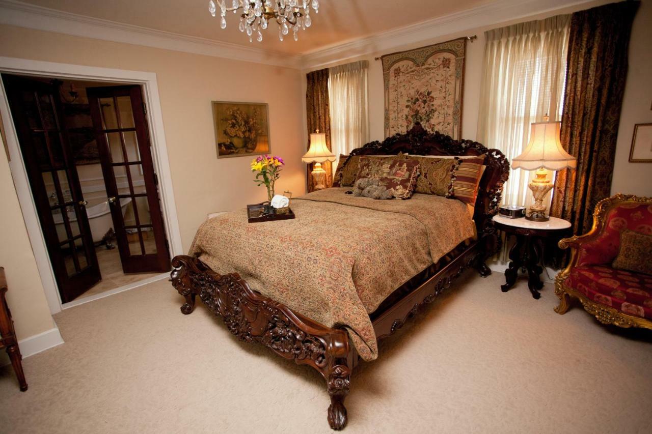 Westphal Mansion Inn Bed & Breakfast Hartford Экстерьер фото