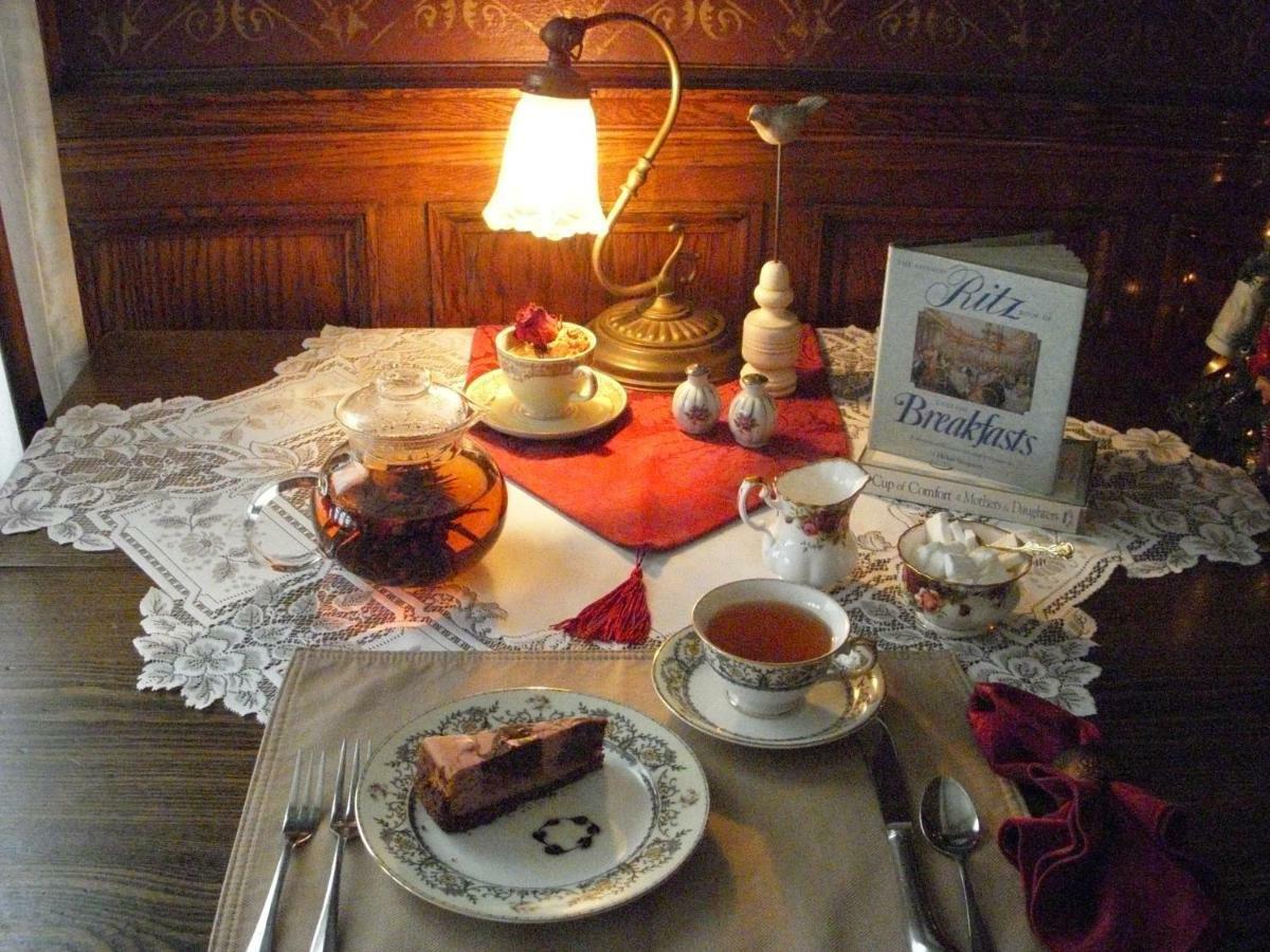 Westphal Mansion Inn Bed & Breakfast Hartford Экстерьер фото