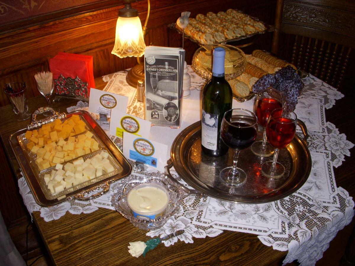Westphal Mansion Inn Bed & Breakfast Hartford Экстерьер фото